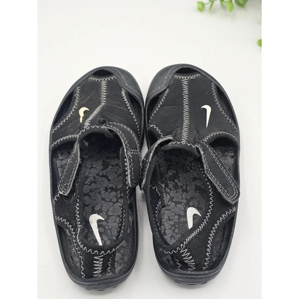 Nike color black